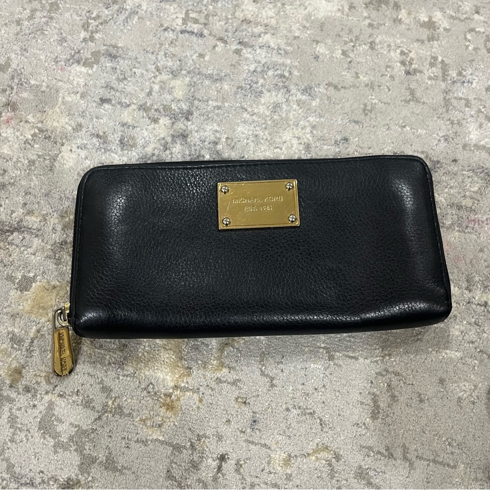 Michael Kors Black Leather Handbag and Wallet Set - Picture 6 of 11